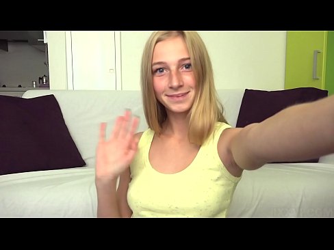 ❤️ Kiam mi enuas, mi pigre masturbas mian rozkoloran kuzon ️ Porno ĉe ni ☑