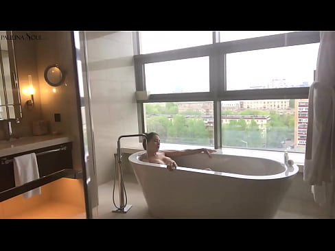 ❤️ Terura bebo Pasie ŝerĉas sian kuzon en la banĉambro ️ Porno ĉe ni ☑